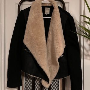 Zara black jacket with faux fur collar